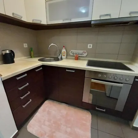 New With Two Bedrooms 波德戈里察