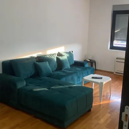 New With Two Bedrooms פודגוריצה